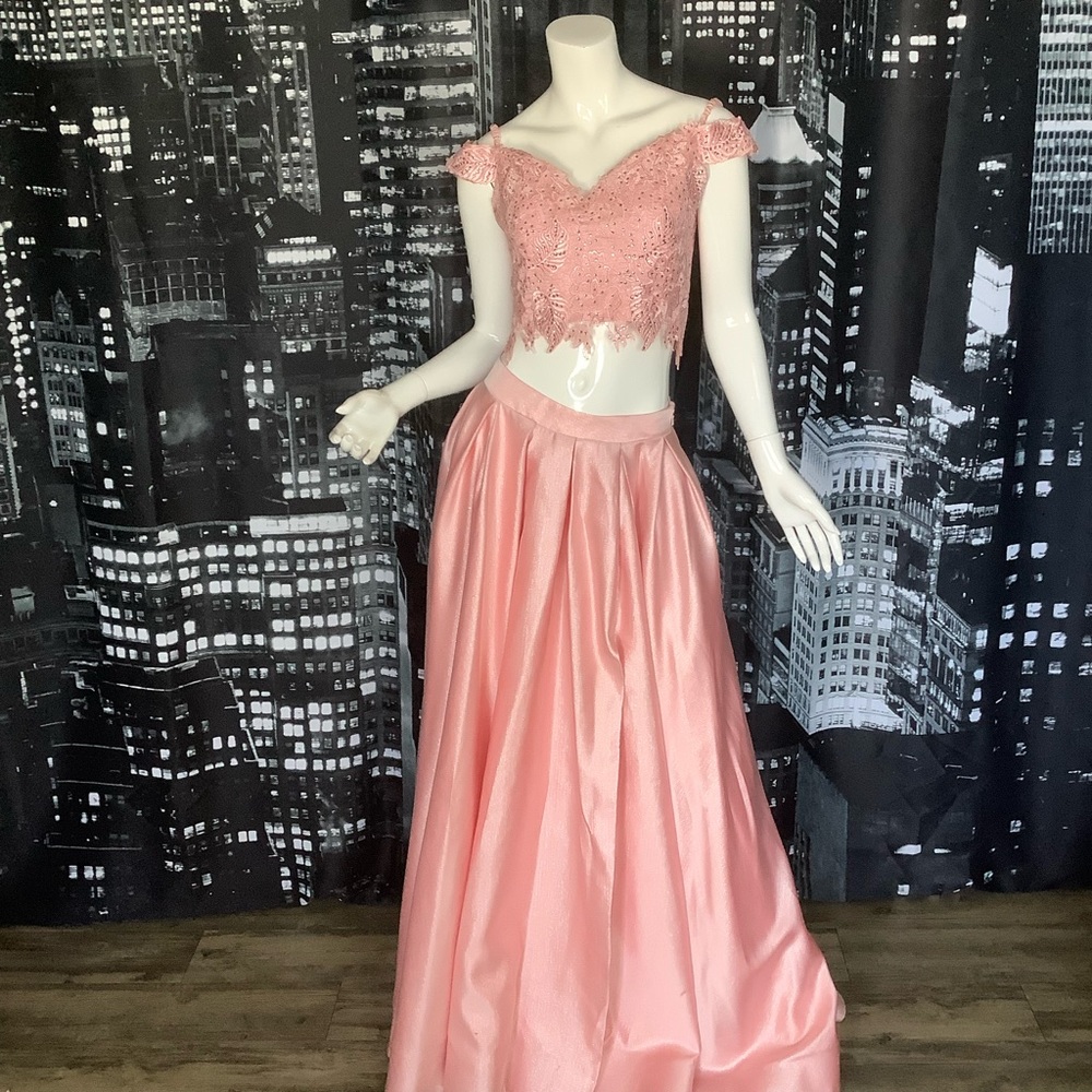 Dave & Johnny Shimmering Pink Formal 2PC Skirt Set with Pockets - Picture 3 of 13